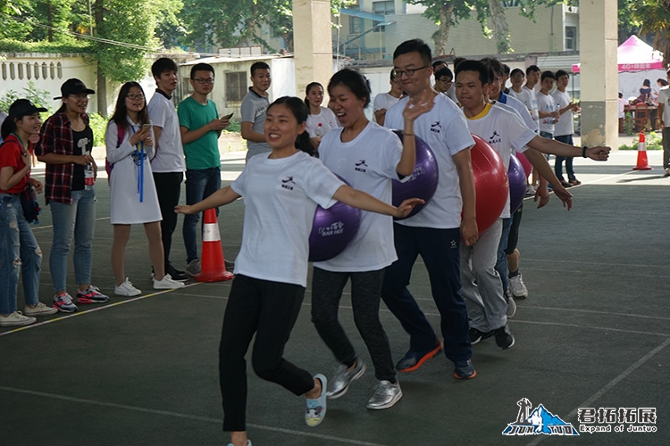 武漢理工大學(xué)余家頭校區(qū)趣味運(yùn)動(dòng)會(huì)